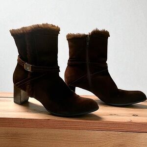 STUART WEITZMAN BROWN ZIP UP BOOTIES SIZE 6